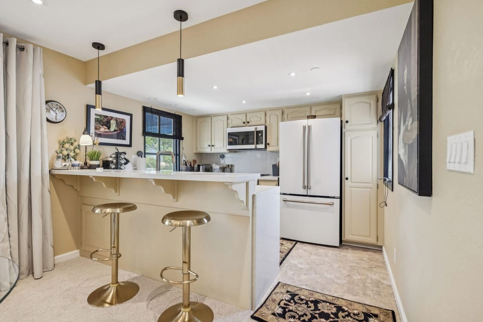 K0390 - Kitchen Area