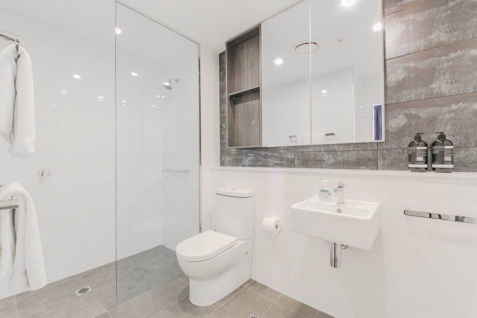 masteroom bathroom