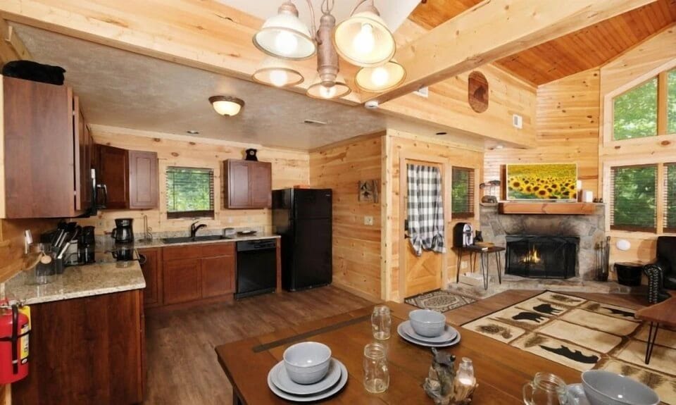 gatlinburg-cabin-black-bear-getaway-kitchen-5
