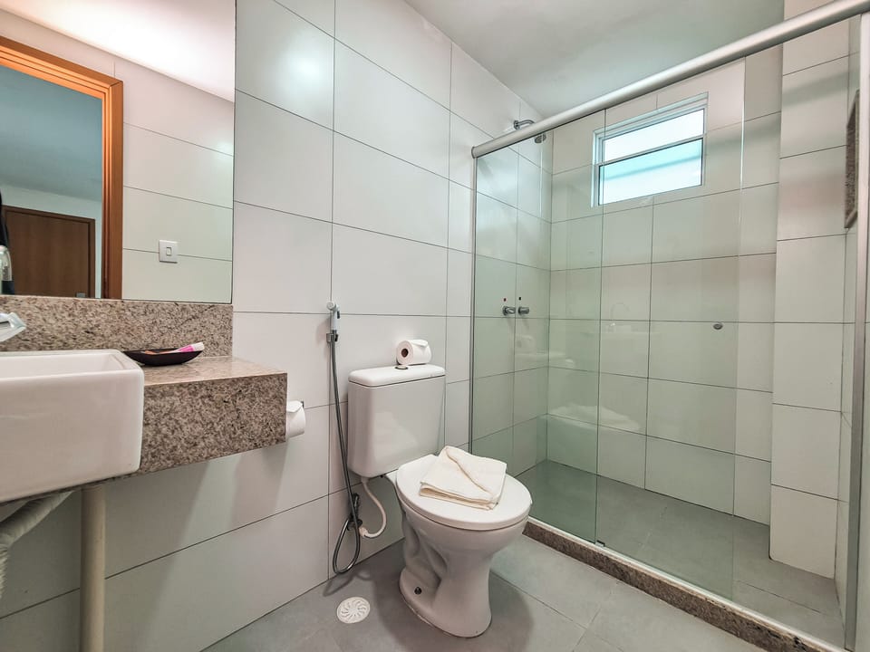 Superior Room (casal) | Bathroom | Shower, free toiletries, towels