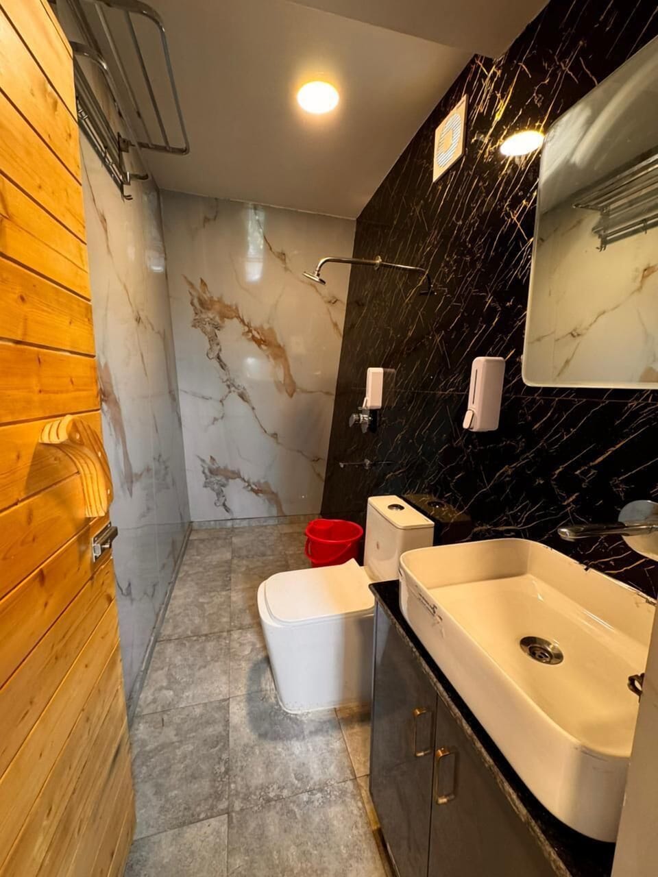 Deluxe Cottages | Free WiFi
