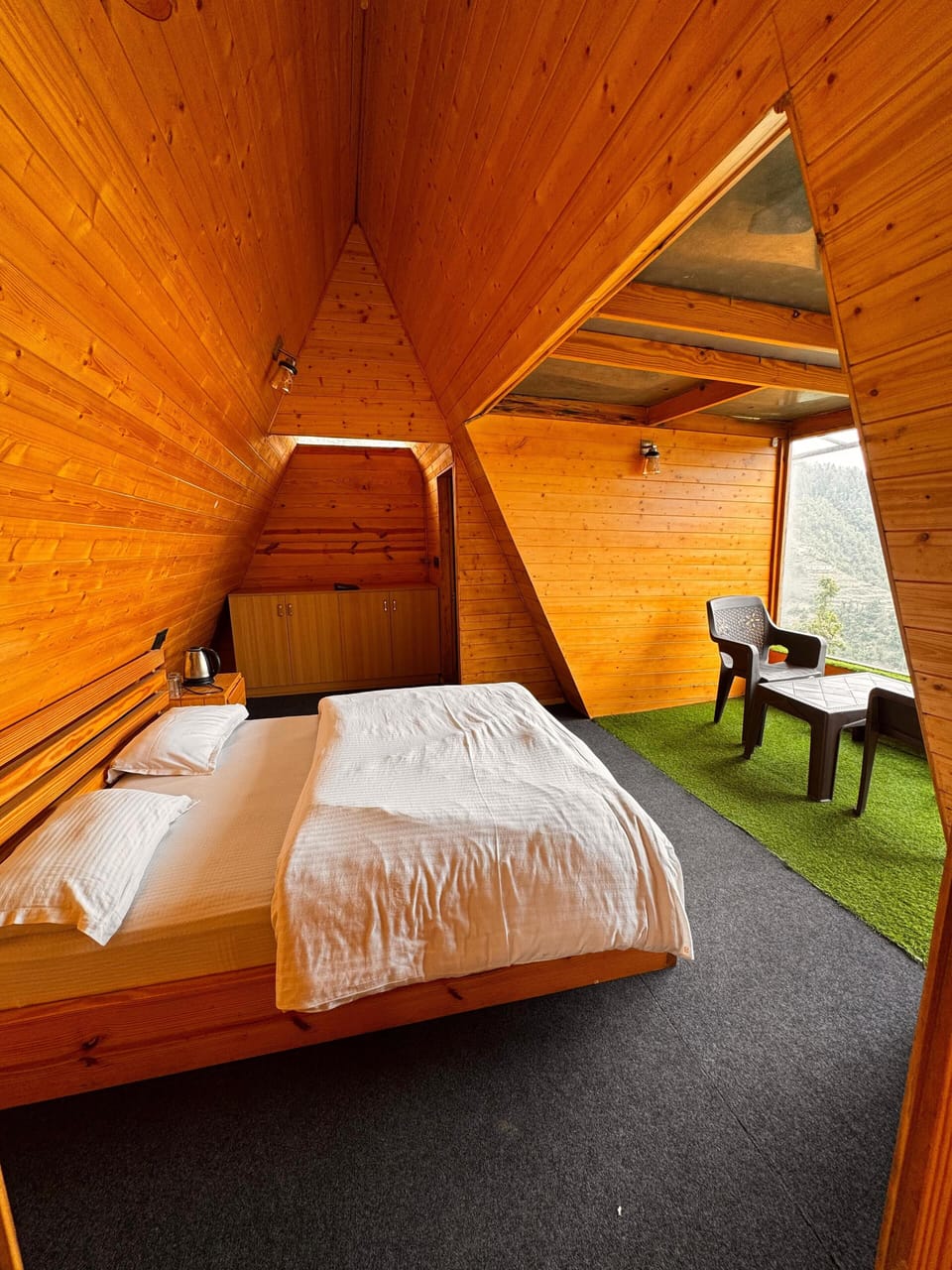 Deluxe Cottages | Free WiFi