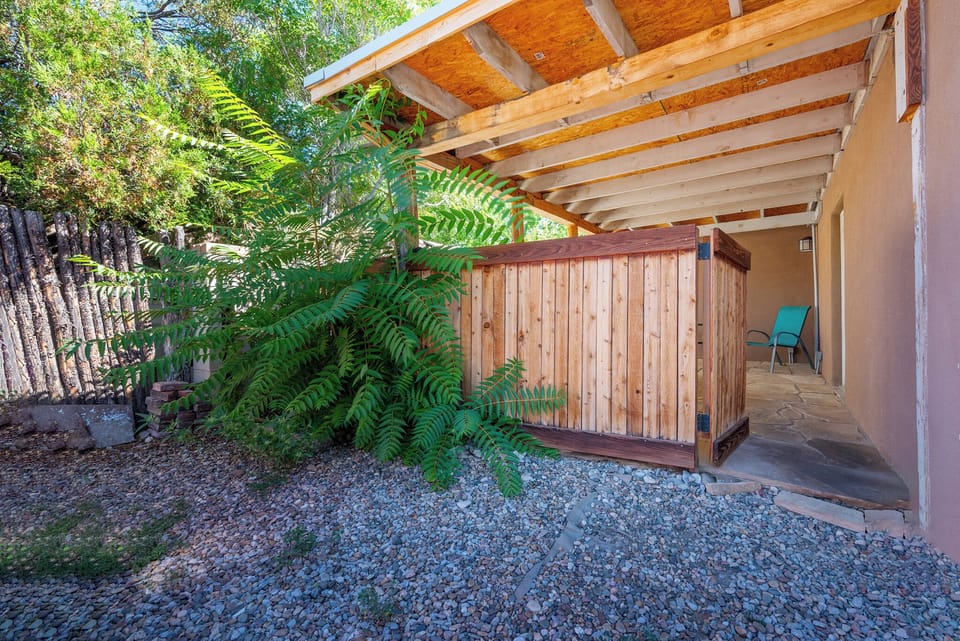 Private entrance/patio