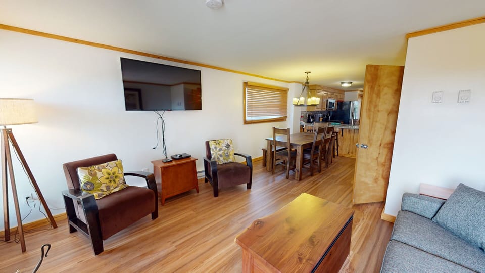 Hardwood, Indoors, Furniture, Living Room, Floor