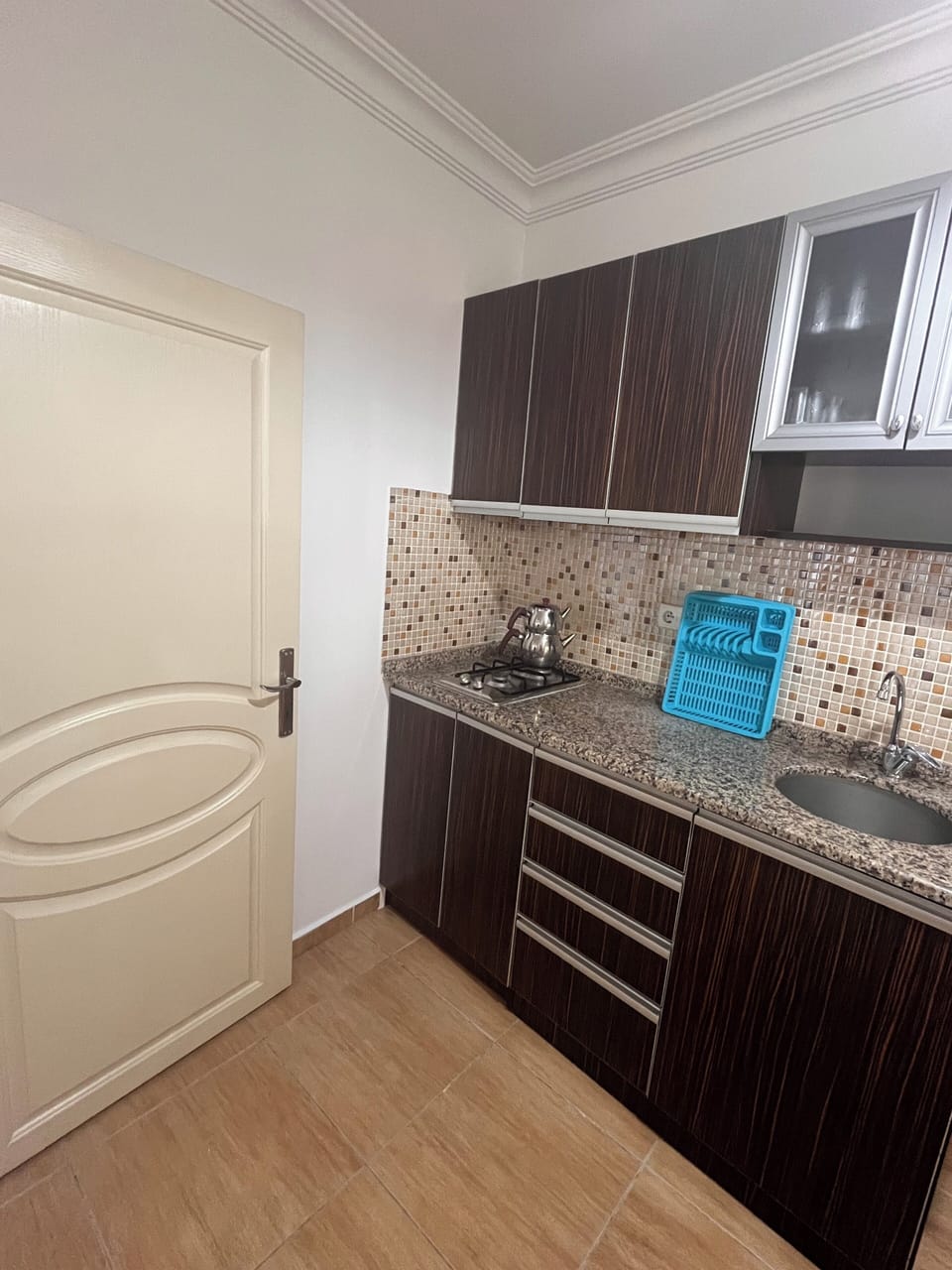 Family Apartment, Balcony | Private kitchen | Stovetop, cookware/dishes/utensils