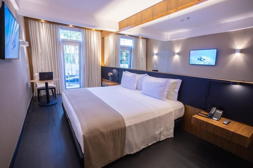 Luxury Studio Suite, Garden View | Room amenity