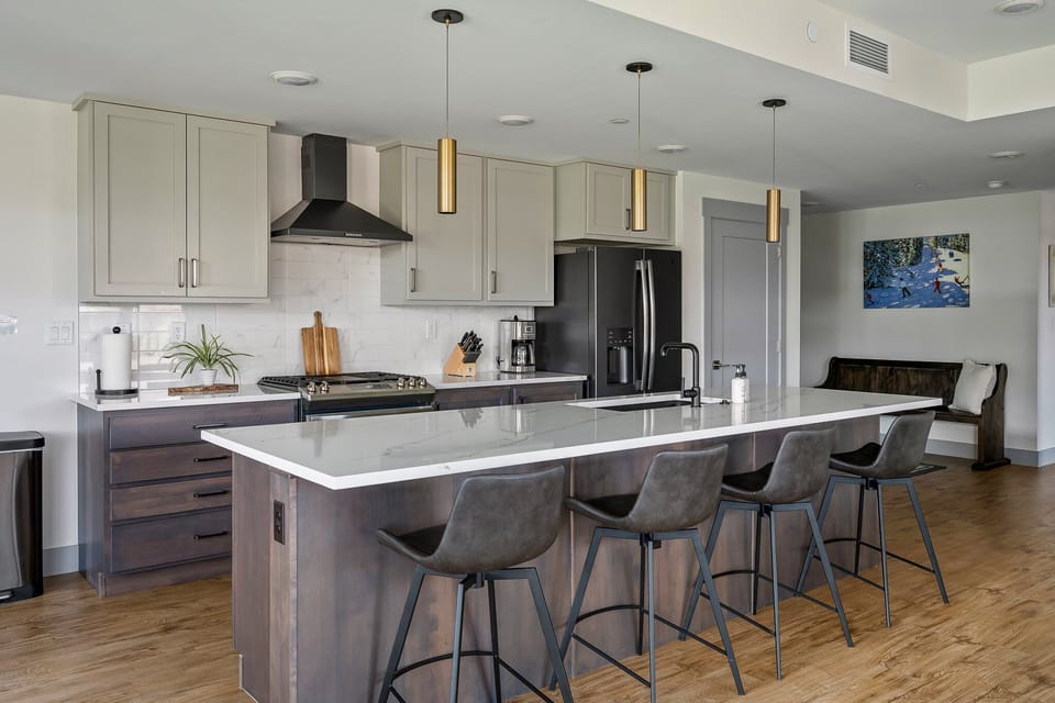 Kitchen Area with Island Seating for 4