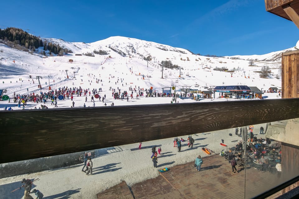 Snow and ski sports