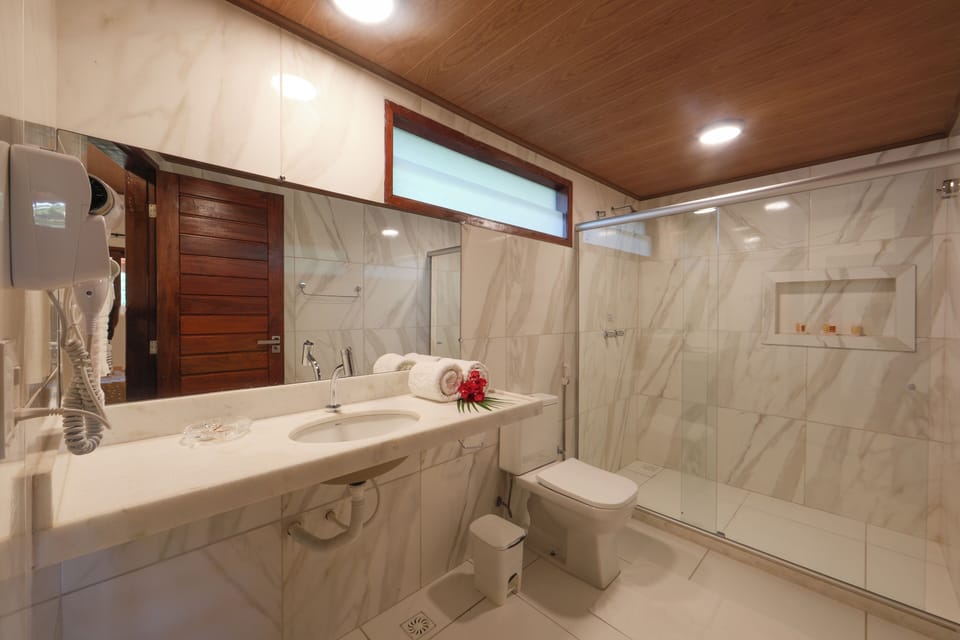 Room, Garden View | Bathroom | Hair dryer, towels, soap, shampoo