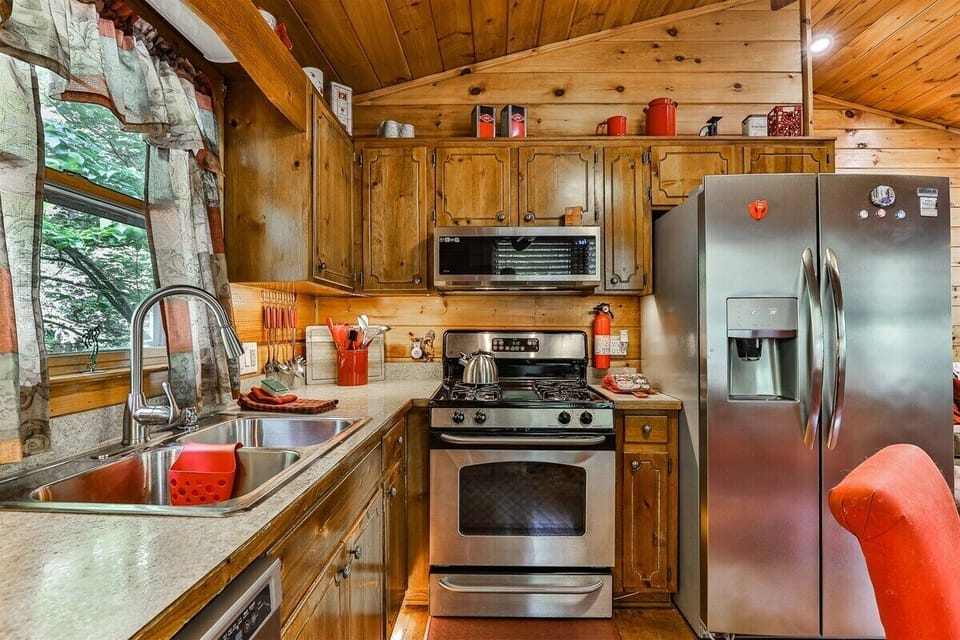 Fully Stocked Kitchen