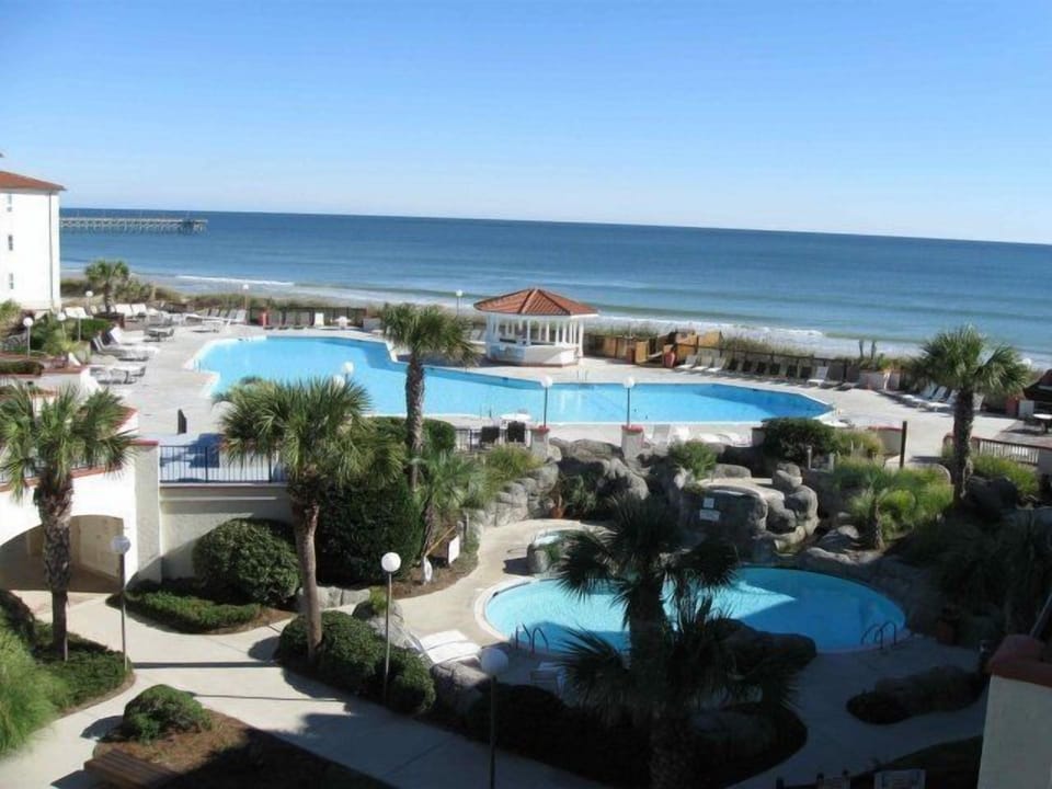 Condo (2 Bedrooms) | Property amenity