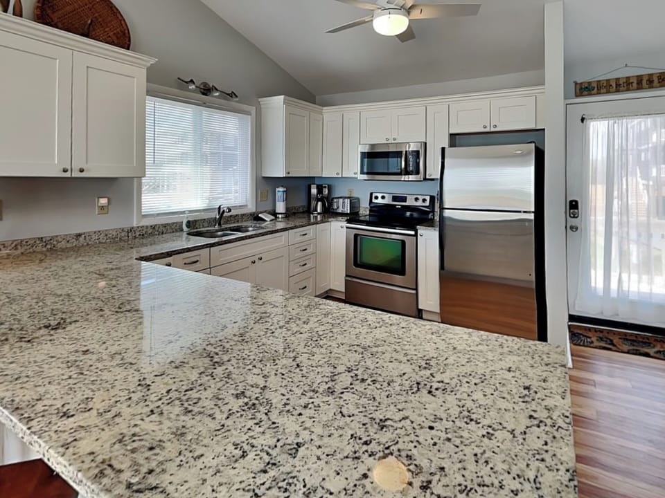 Studio (3 Bedrooms) | Property amenity
