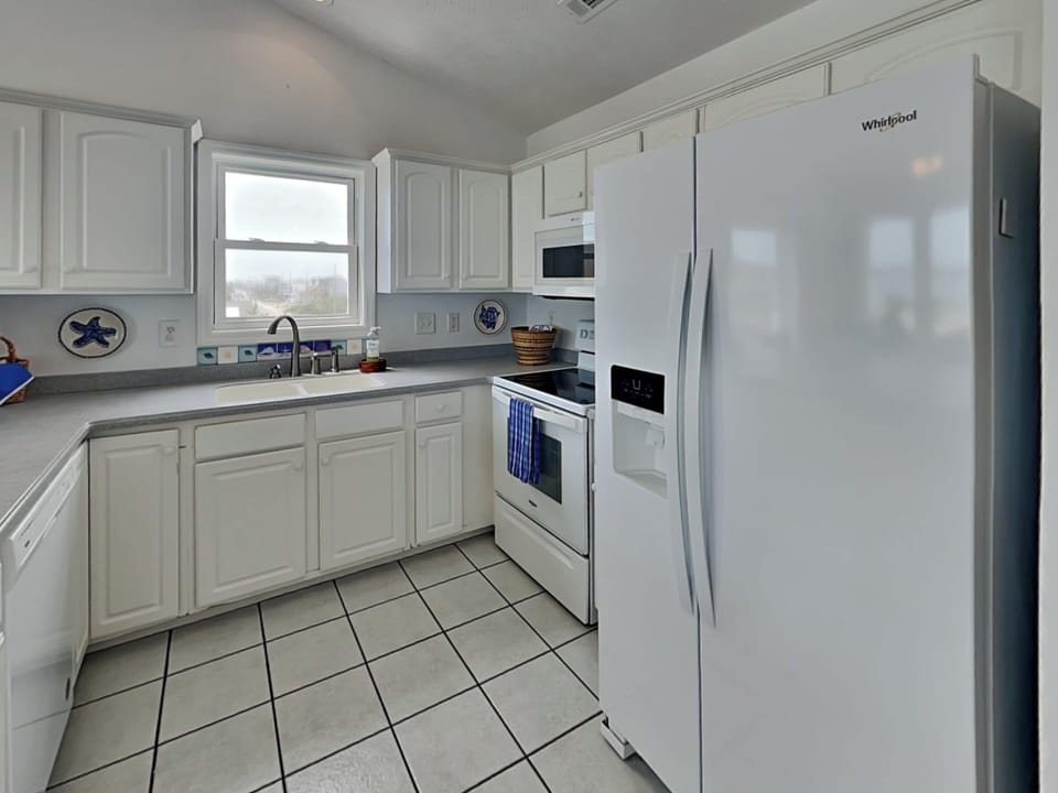 Studio (4 Bedrooms) | Property amenity