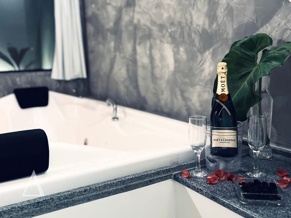 Champagne service