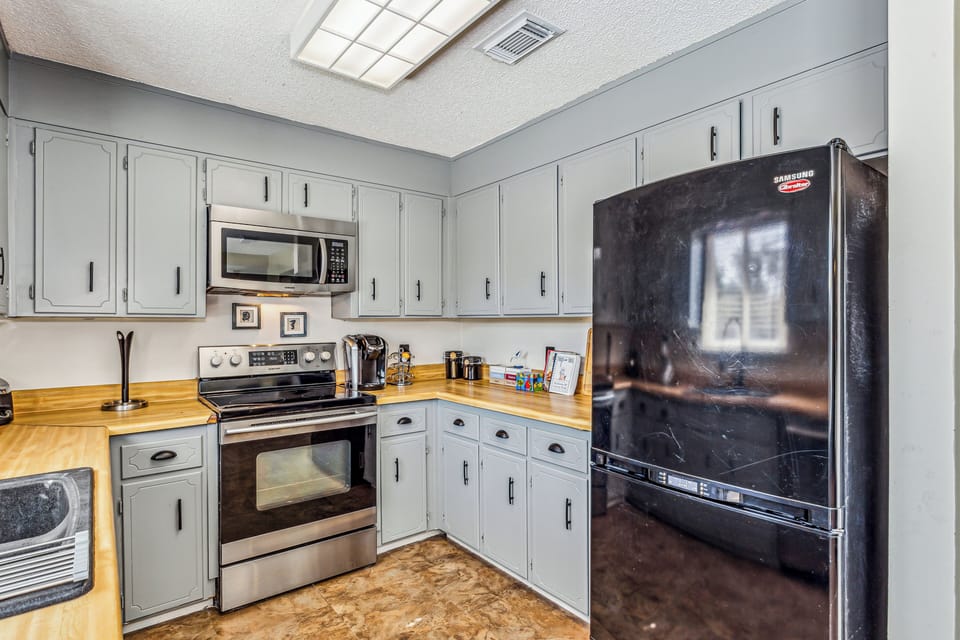 3575 Riddick Dr 15