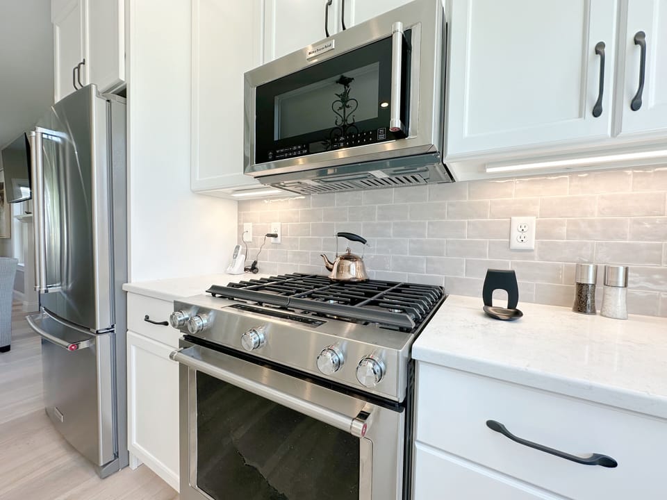 Gas stove top; Brand new appliances