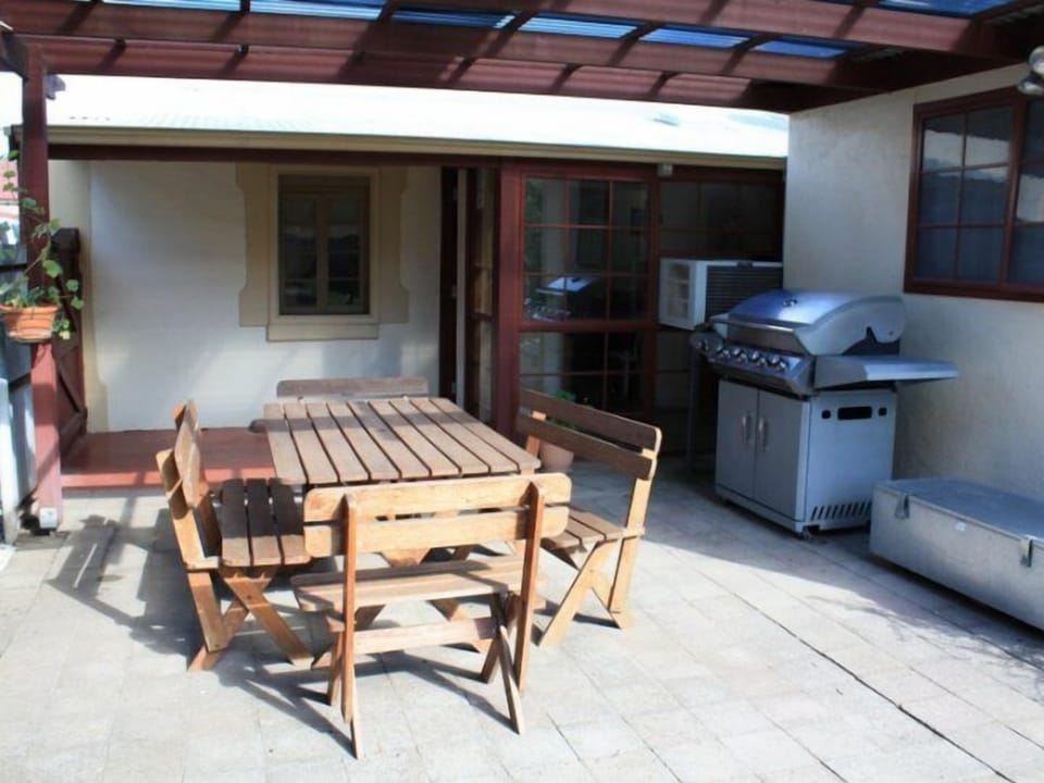 BBQ and outdoor eating