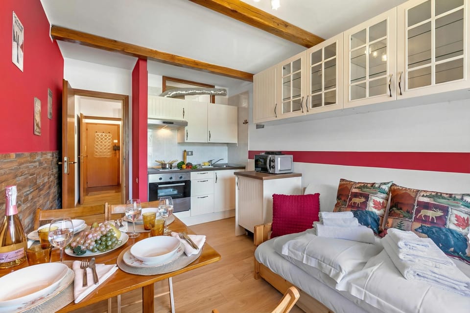 Standard Studio, Balcony, Mountain View (Studio Valleverde 26B Ski-in/out with) | Interior