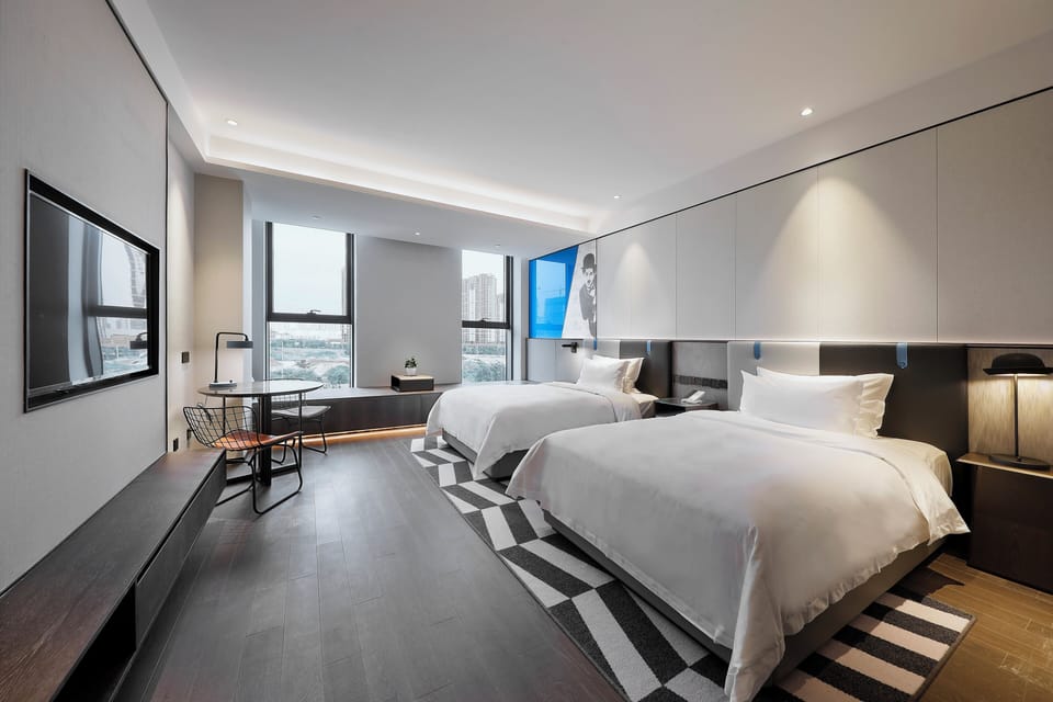 Business Twin Room | Desk, blackout drapes, soundproofing, iron/ironing board (on request)