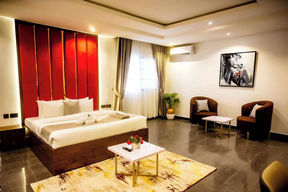 Luxury Suite, City View | Egyptian cotton sheets, premium bedding, Tempur-Pedic beds, desk