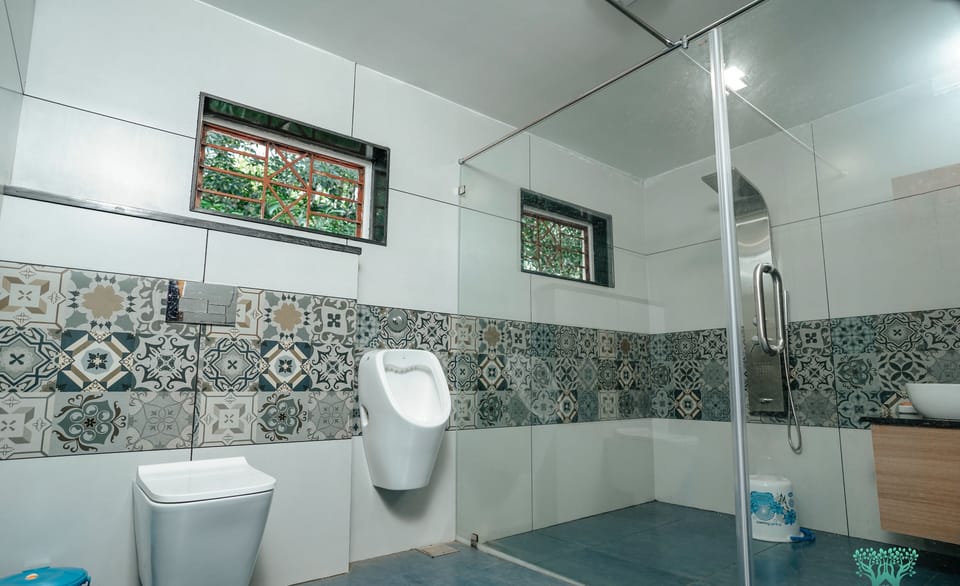 Family Suite, Balcony, Garden View | Bathroom | Free toiletries, towels, soap, shampoo