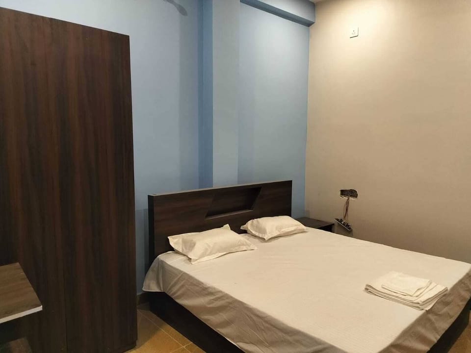 Classic Double or Twin Room | Premium bedding, down comforters, memory foam beds