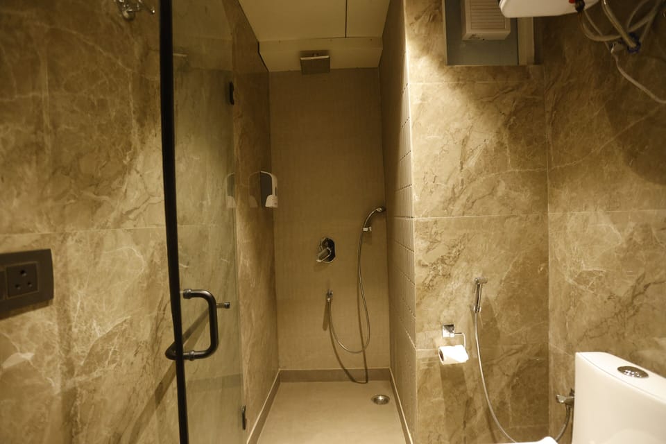 Deluxe Room | Bathroom
