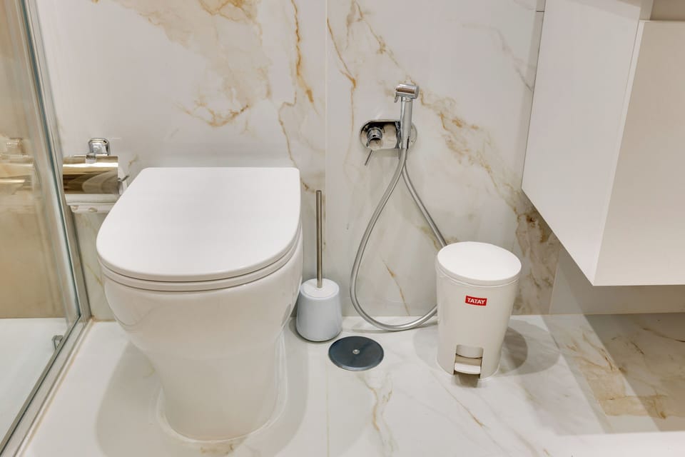 Classic Room | Bathroom | Free toiletries, slippers