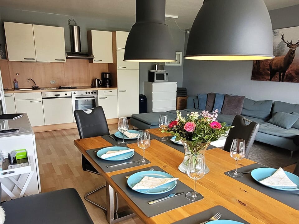 Apartment | Dining