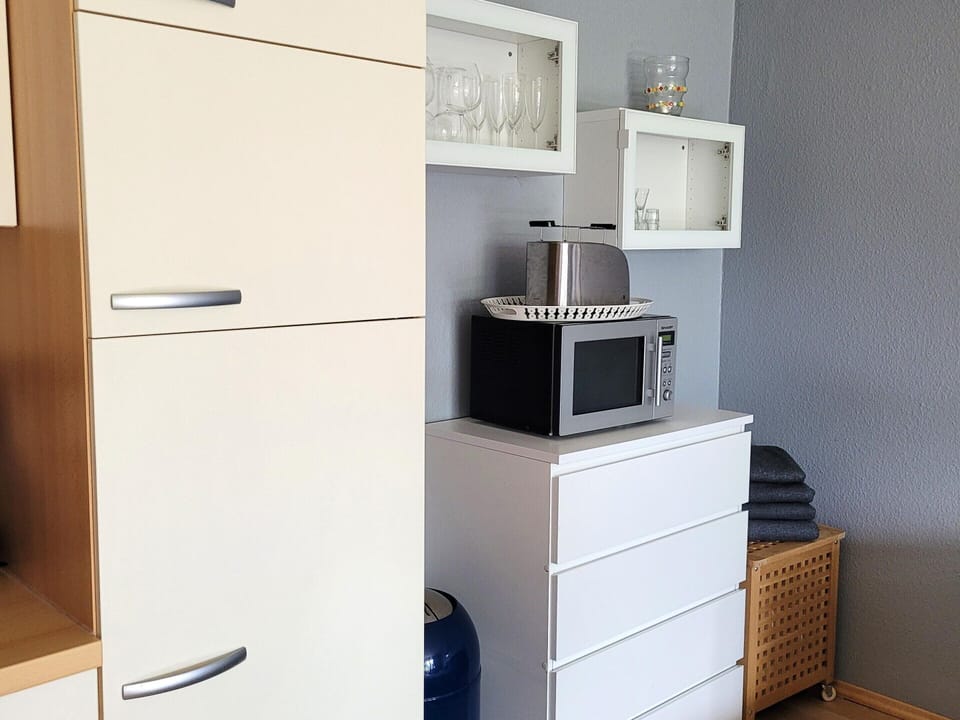 Apartment | Private kitchen | Cookware/dishes/utensils