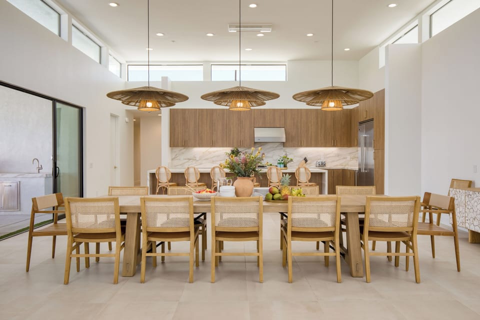 Dining table. (Polo Villa 12)