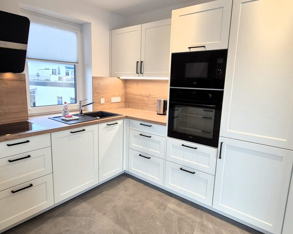 Apartment | Private kitchen | Cookware/dishes/utensils