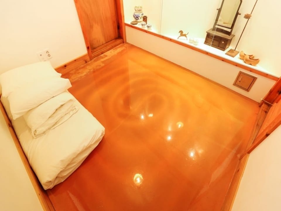 Deluxe Double Room (Children Not Allowed) | Premium bedding, blackout drapes, iron/ironing board, free WiFi