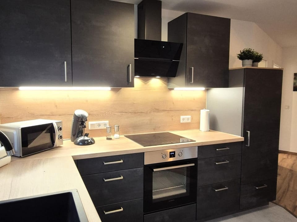 Apartment | Private kitchen | Cookware/dishes/utensils