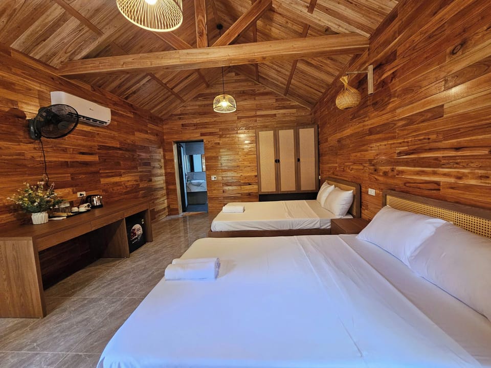 Premium bedding, pillowtop beds, minibar, blackout drapes