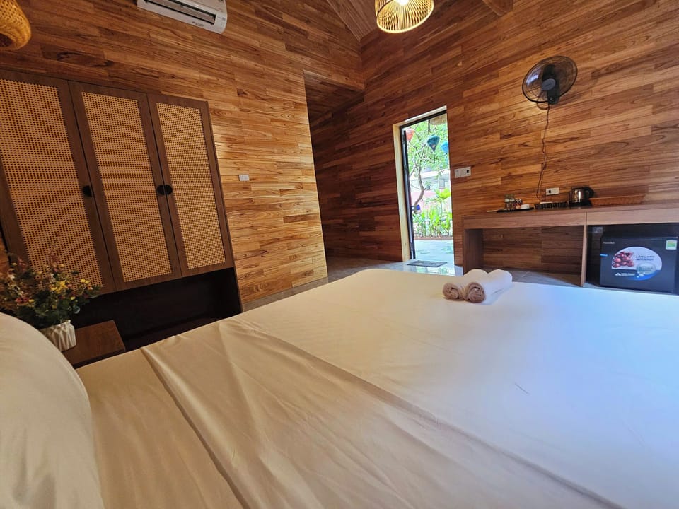 Superior Double Room | Premium bedding, pillowtop beds, minibar, blackout drapes
