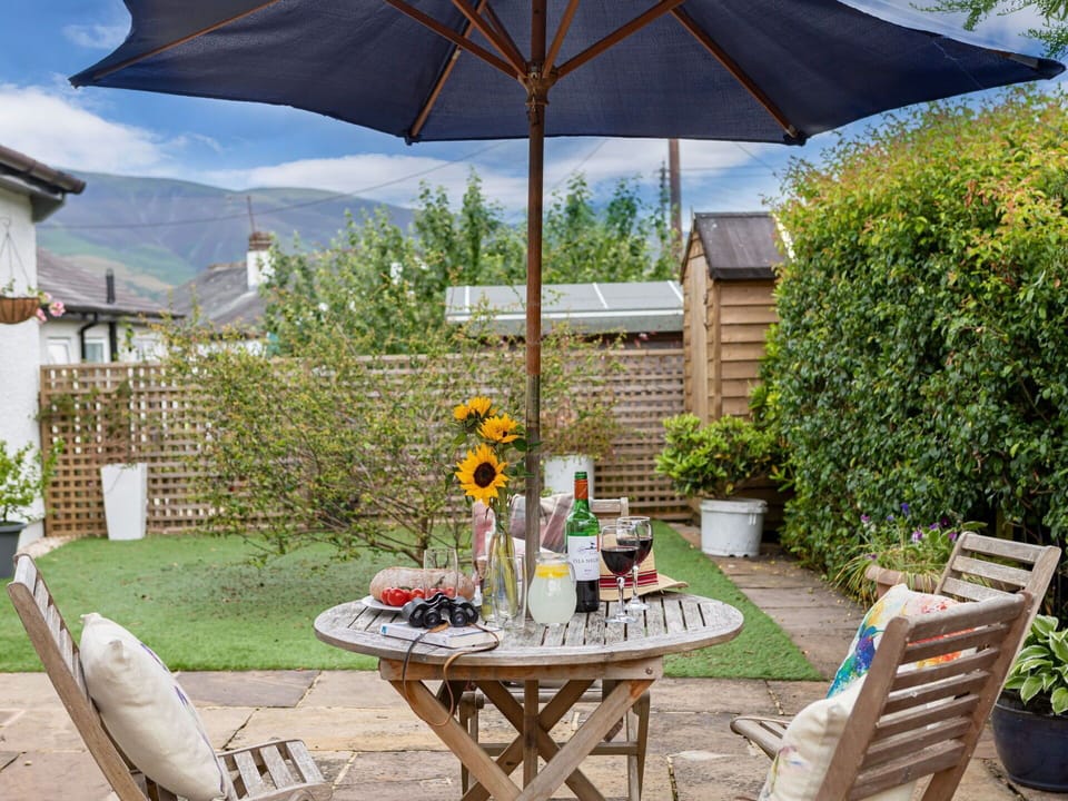 Furniture, Outdoor Furniture, Chair, Umbrella, Table, Outdoor Table, Flowerpot, Garden, Kitchen & Dining Room Table