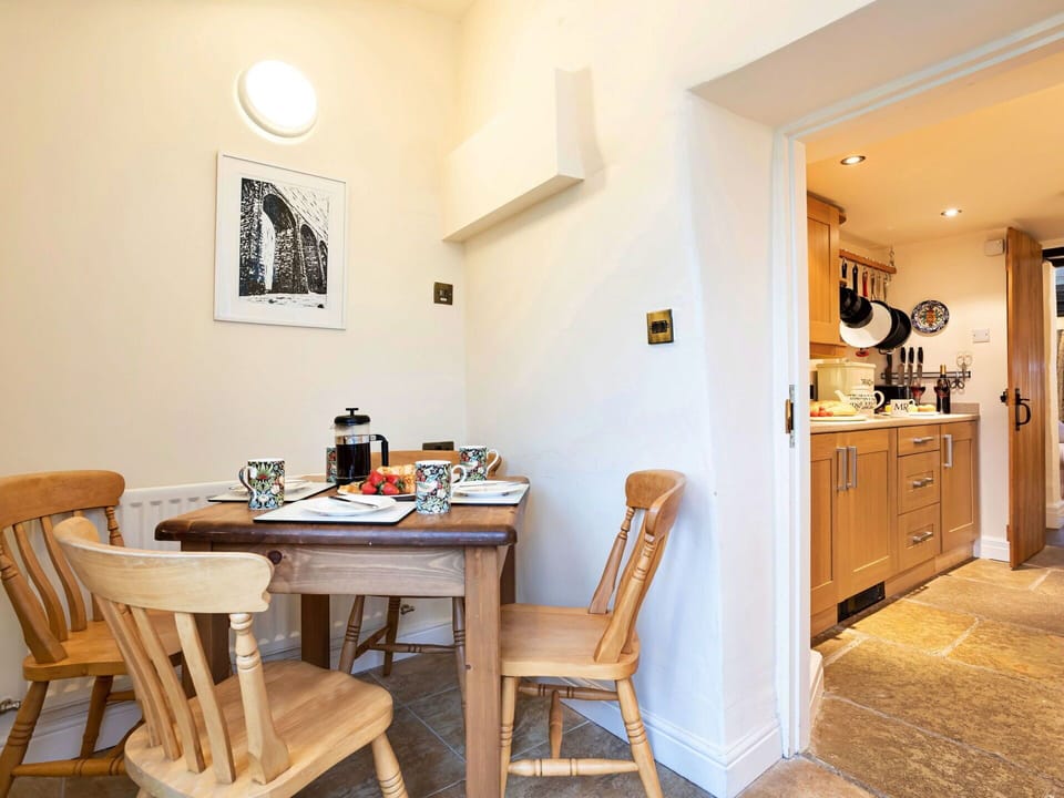 Shade, Mountain Range, Outdoor Structure, Eco Hotel, Deck, Outdoor Furniture, Garden, Chair, Landscaping, Hardwood