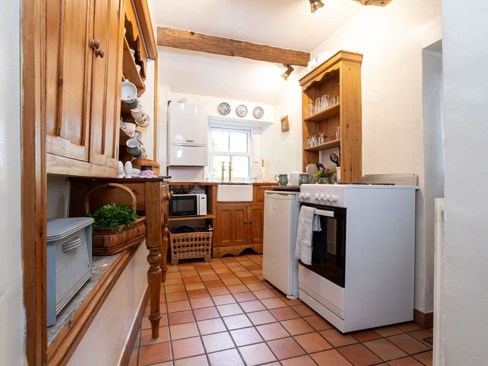 Shade, Mountain Range, Outdoor Structure, Eco Hotel, Deck, Outdoor Furniture, Garden, Chair, Landscaping, Hardwood