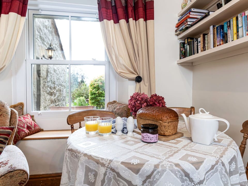 Shade, Mountain Range, Outdoor Structure, Eco Hotel, Deck, Outdoor Furniture, Garden, Chair, Landscaping, Hardwood