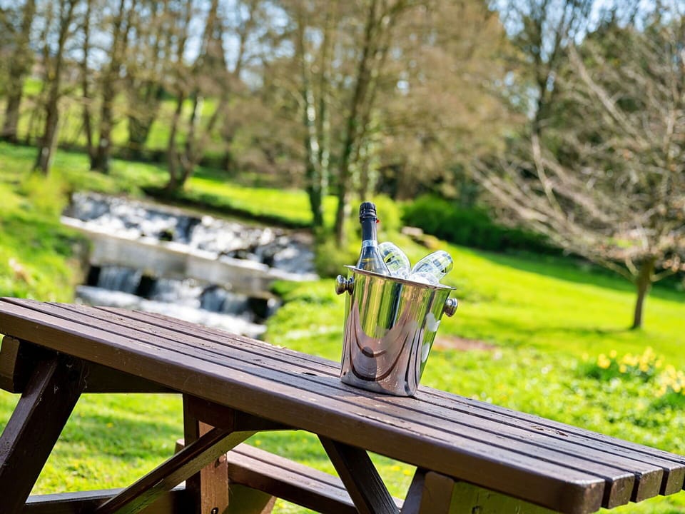 Shade, Mountain Range, Outdoor Structure, Eco Hotel, Deck, Outdoor Furniture, Garden, Chair, Landscaping, Hardwood