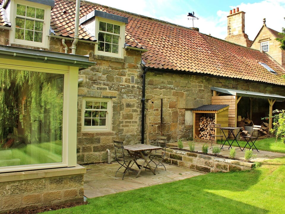 Shade, Mountain Range, Outdoor Structure, Eco Hotel, Deck, Outdoor Furniture, Garden, Chair, Landscaping, Hardwood