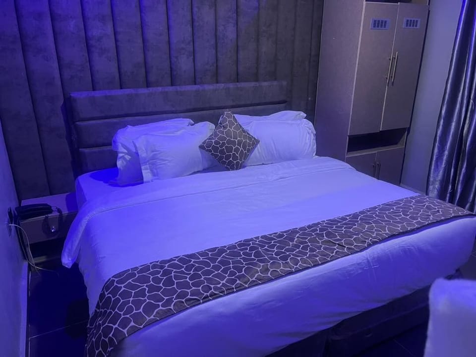 Deluxe Single Room, City View | Free WiFi