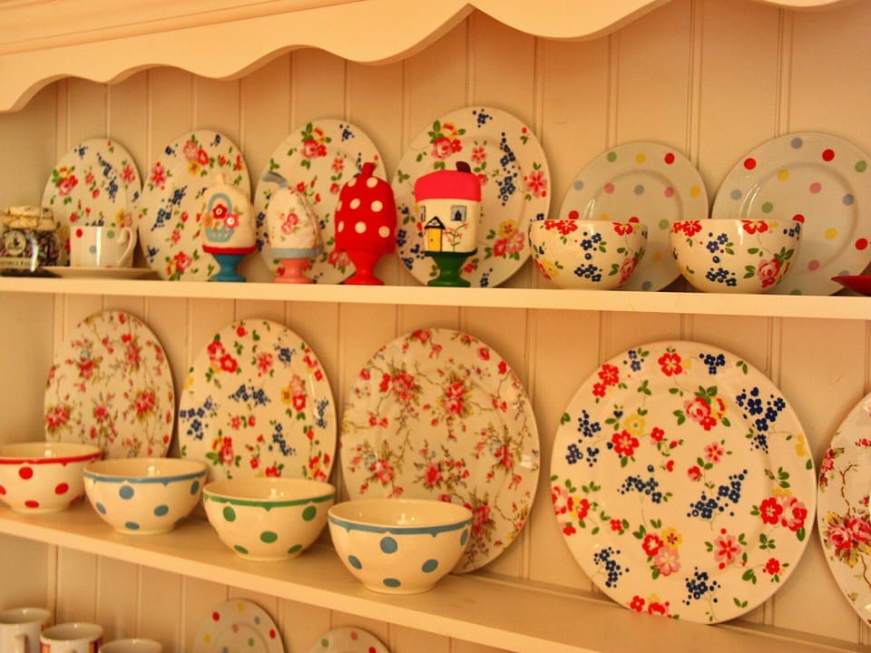 Shade, Mountain Range, Outdoor Structure, Eco Hotel, Deck, Outdoor Furniture, Garden, Chair, Landscaping, Hardwood