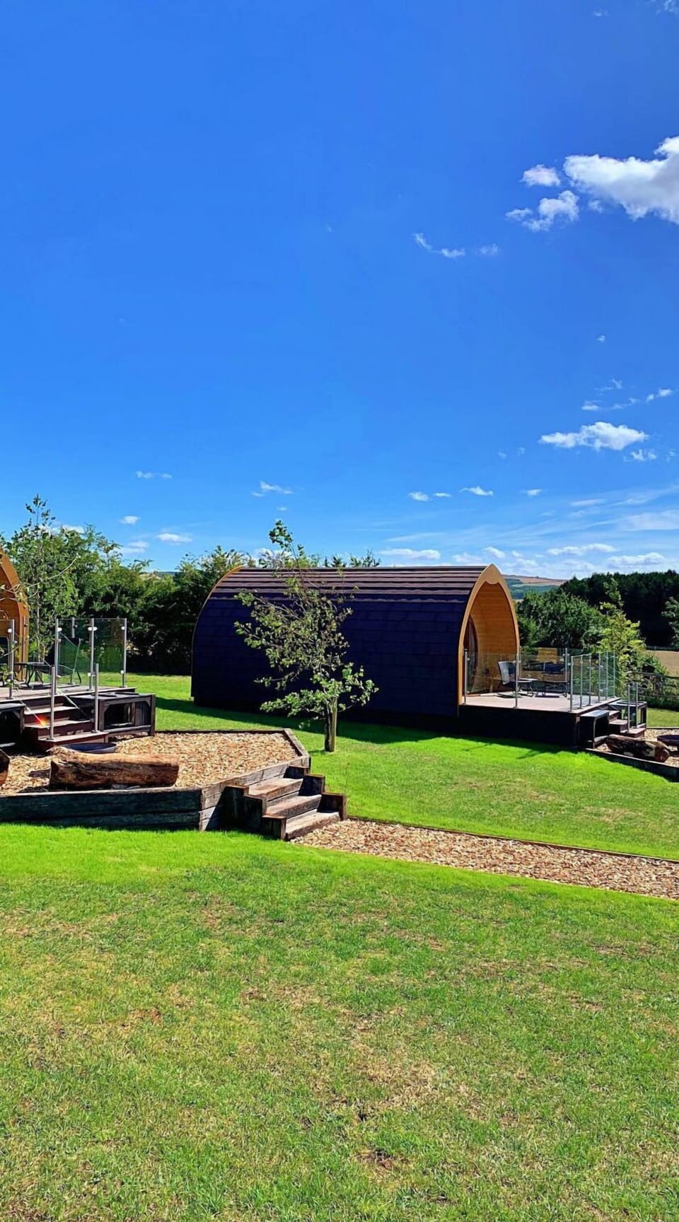 Shade, Mountain Range, Outdoor Structure, Eco Hotel, Deck, Outdoor Furniture, Garden, Chair, Landscaping, Hardwood