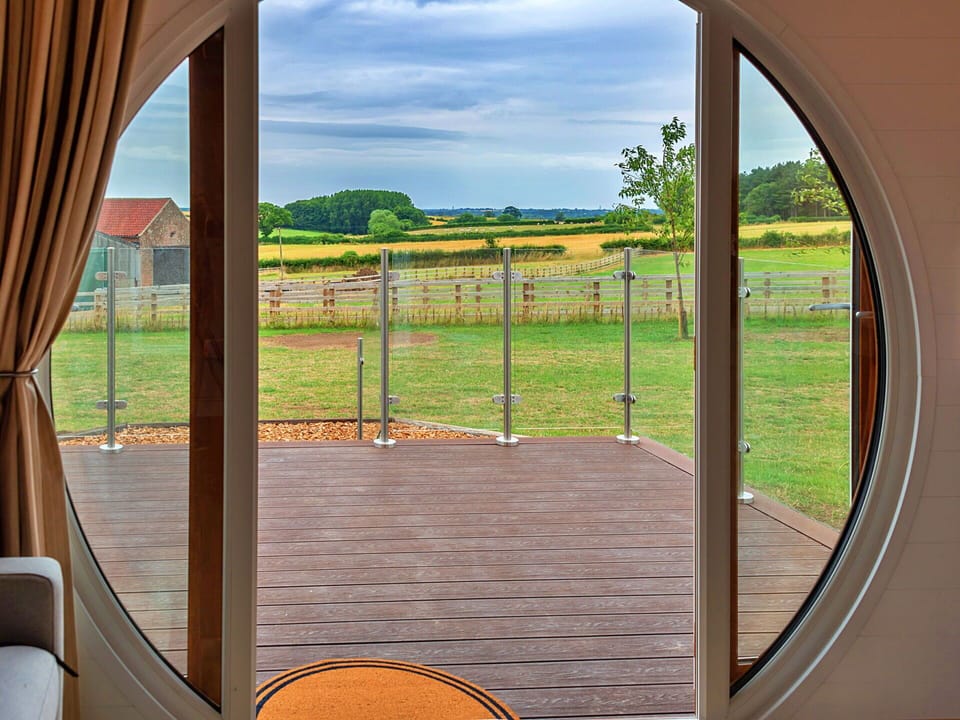 Shade, Mountain Range, Outdoor Structure, Eco Hotel, Deck, Outdoor Furniture, Garden, Chair, Landscaping, Hardwood