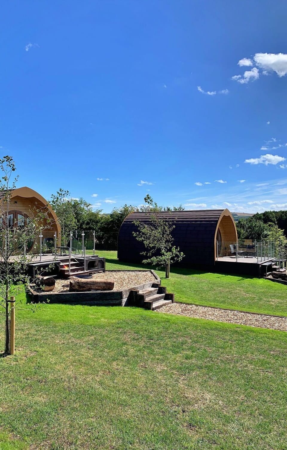 Shade, Mountain Range, Outdoor Structure, Eco Hotel, Deck, Outdoor Furniture, Garden, Chair, Landscaping, Hardwood