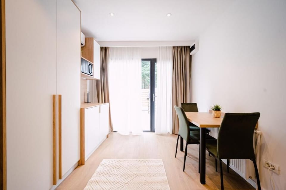 Jupiter | Minibar, iron/ironing board, free cribs/infant beds, free WiFi