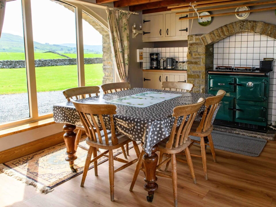 Shade, Mountain Range, Outdoor Structure, Eco Hotel, Deck, Outdoor Furniture, Garden, Chair, Landscaping, Hardwood