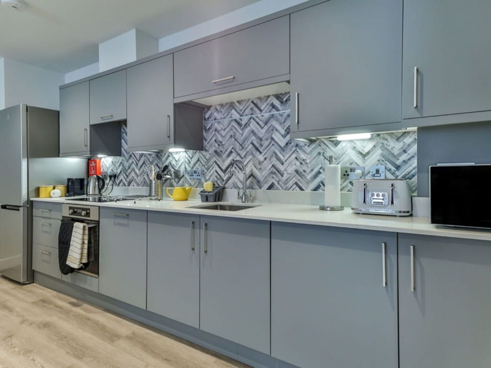 Shade, Mountain Range, Outdoor Structure, Eco Hotel, Deck, Outdoor Furniture, Garden, Chair, Landscaping, Hardwood